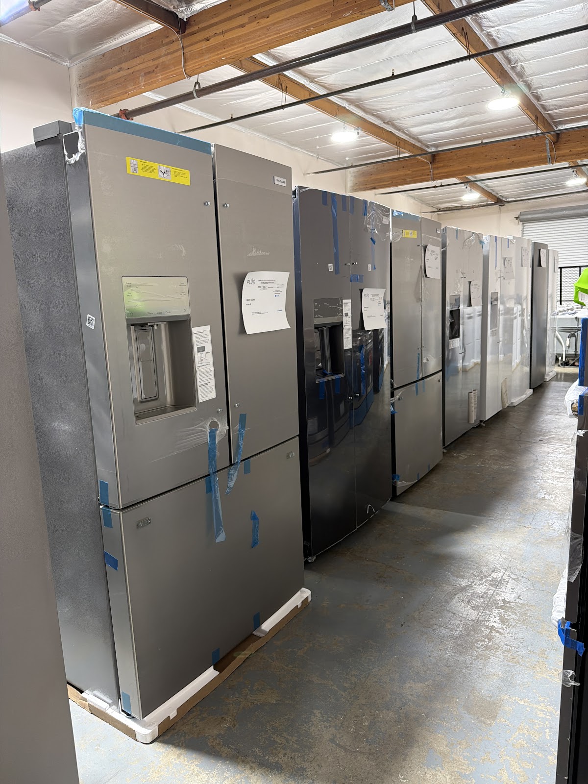 The Plug Outlet Ventura New Scratch & Dent Appliance Warehouse