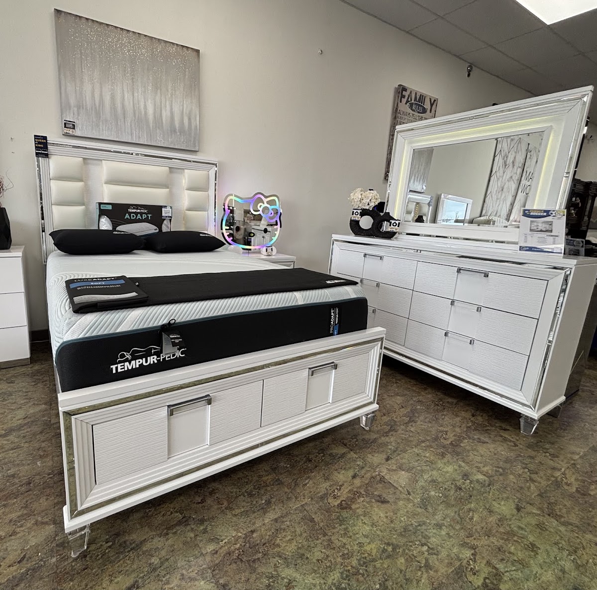 Canales Furniture / Mueblería Irving