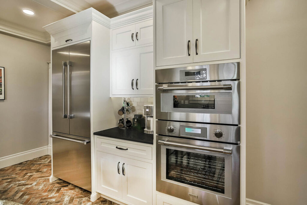 Callier & Thompson Kitchen Bath Appliance