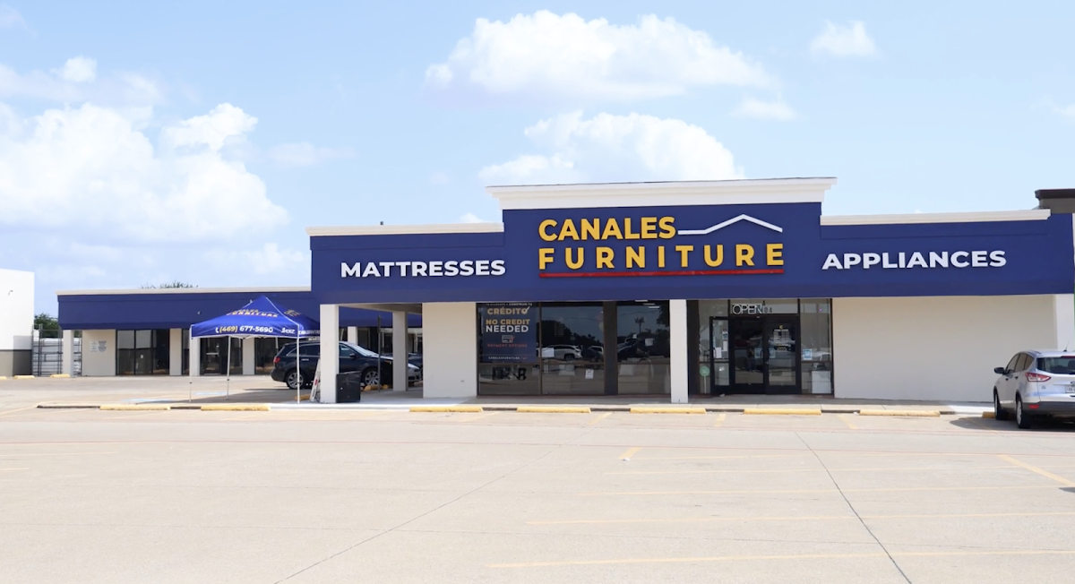 Canales Furniture / Mueblería Plano