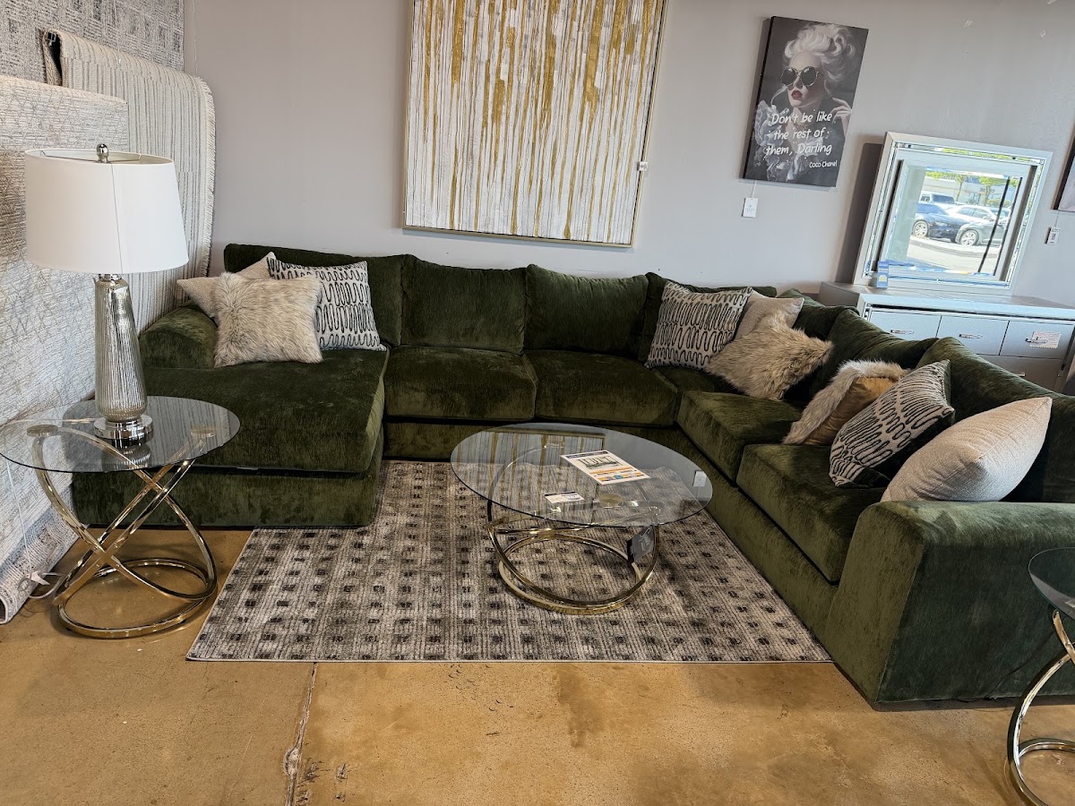 Canales Furniture / Mueblería Mesquite