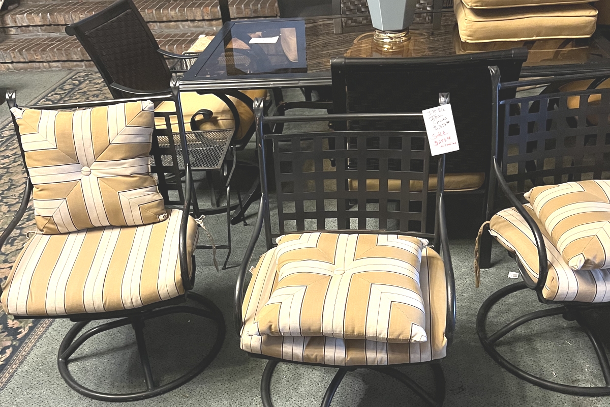 Consignment World