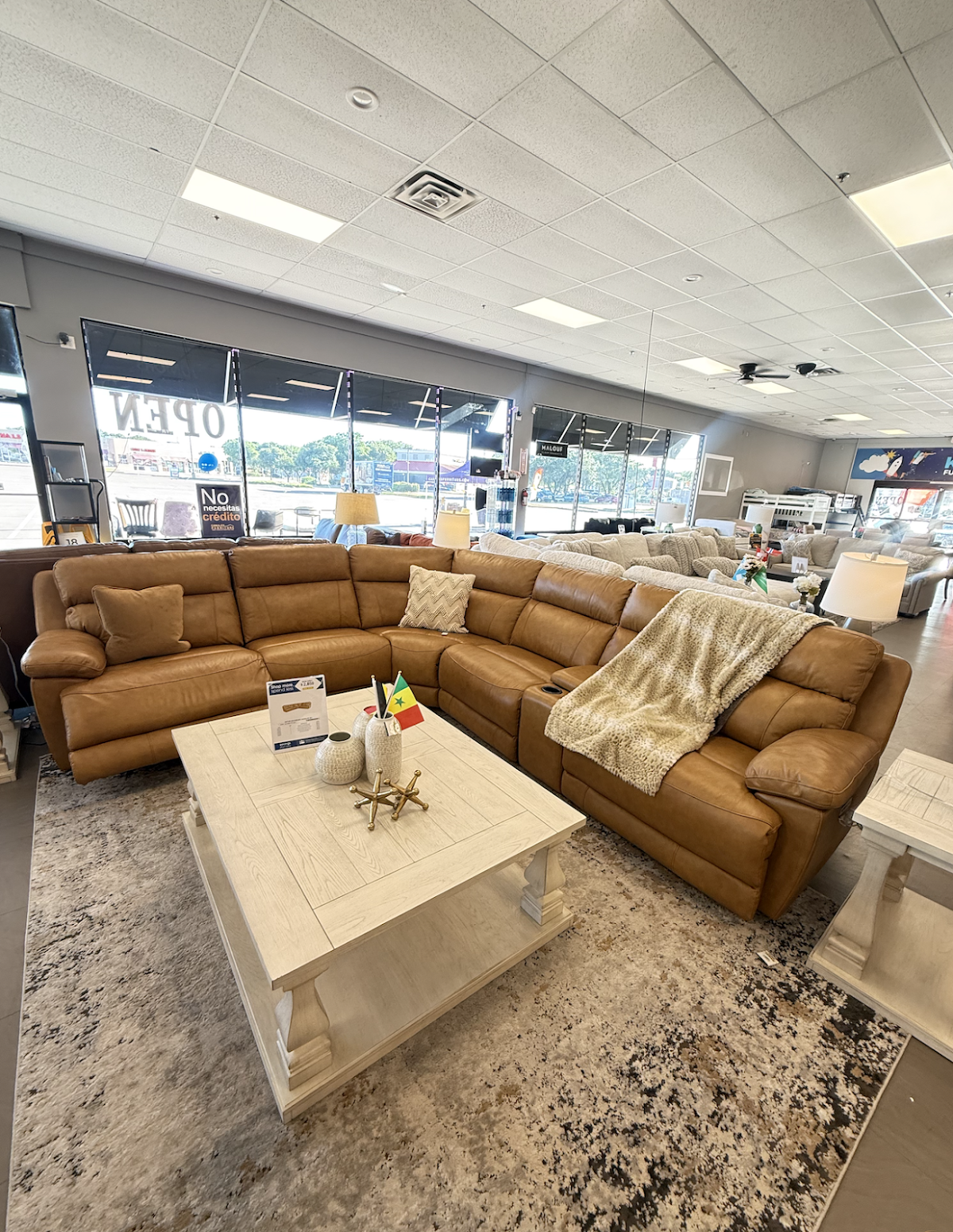 Canales Furniture / Mueblería Duncanville