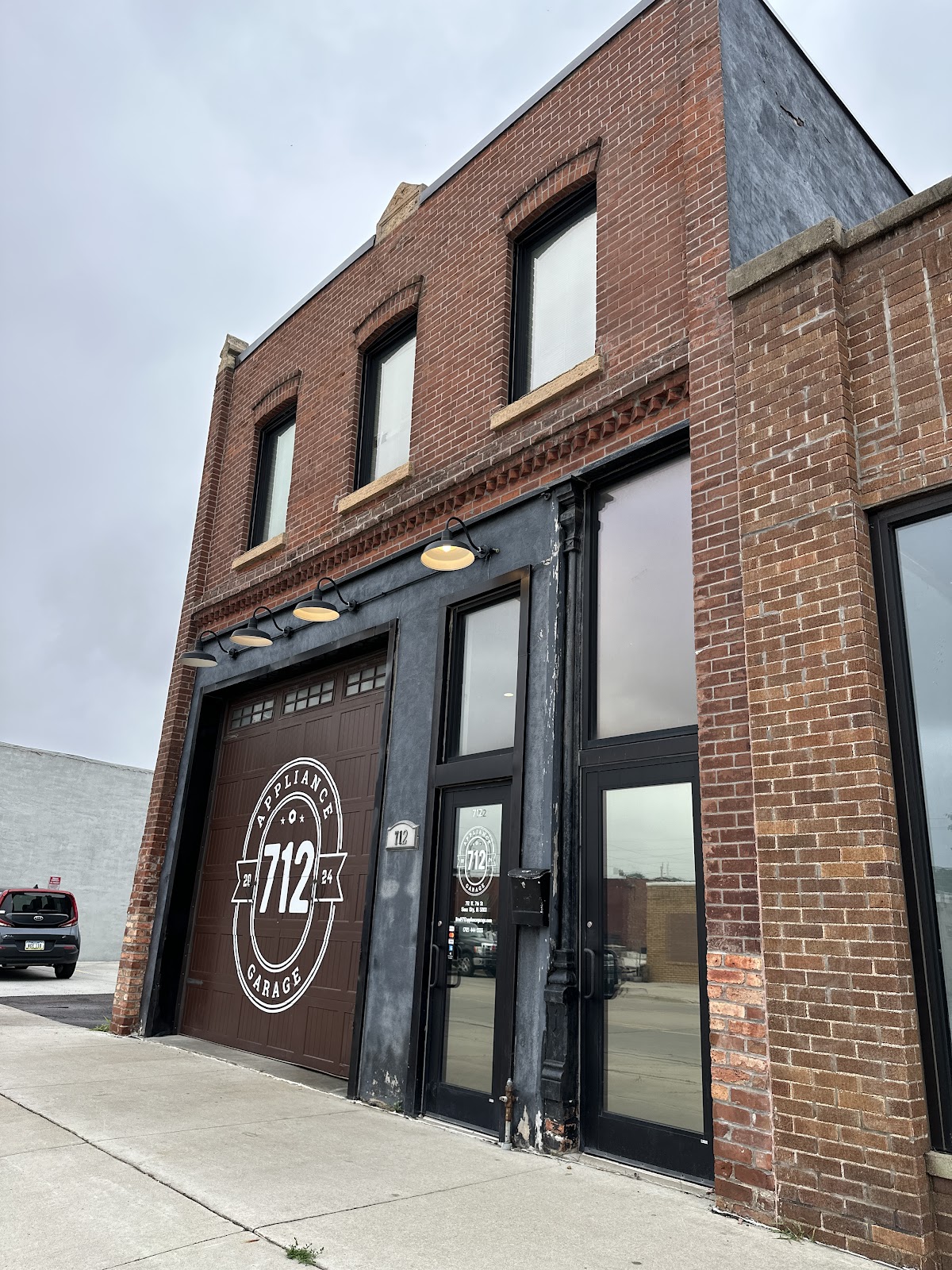 712 Appliance Garage