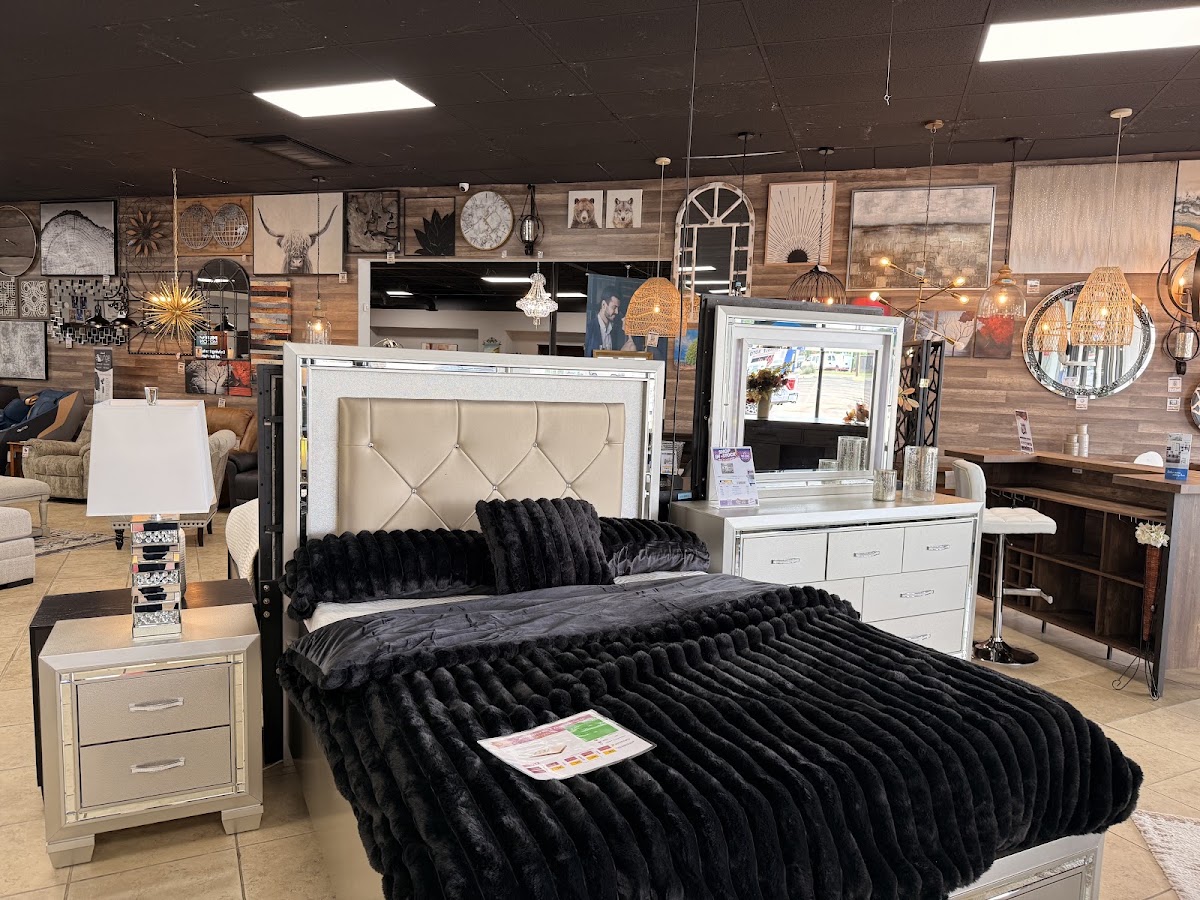 Canales Furniture / Mueblería Arlington Abram