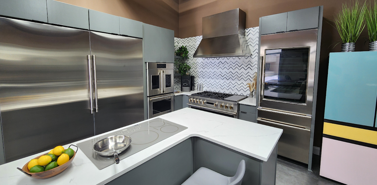 Electronic Express: Luxury Designer Showroom