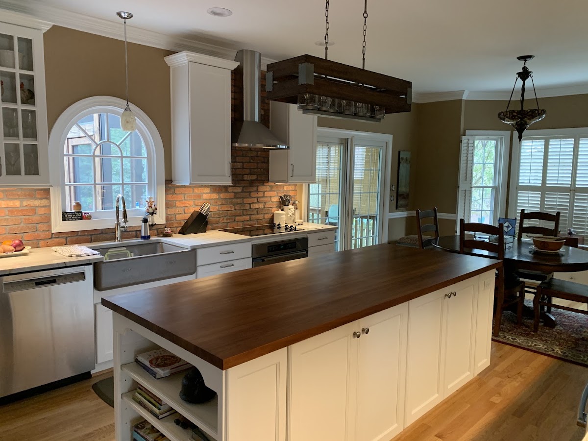 Distinctive Kitchen and Appliance World