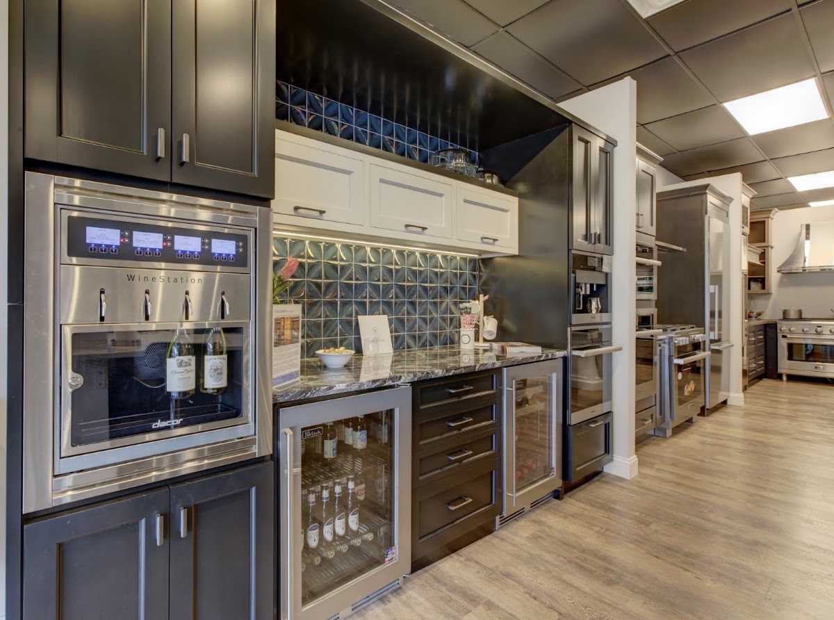 Distinctive Kitchen and Appliance World